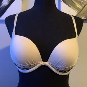 🤍 NWOT Victoria’s Secret bra